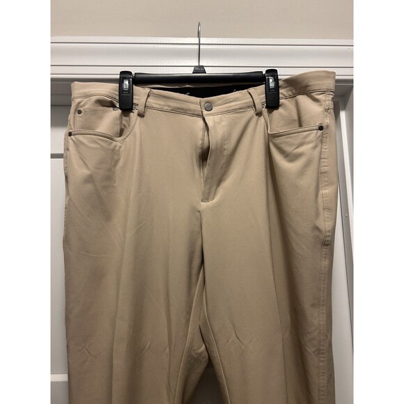 Greg Norman Men's Polyester Ultimate 5-Pocket Golf Pants Khaki Tan Size 38x29 - Picture 4 of 6